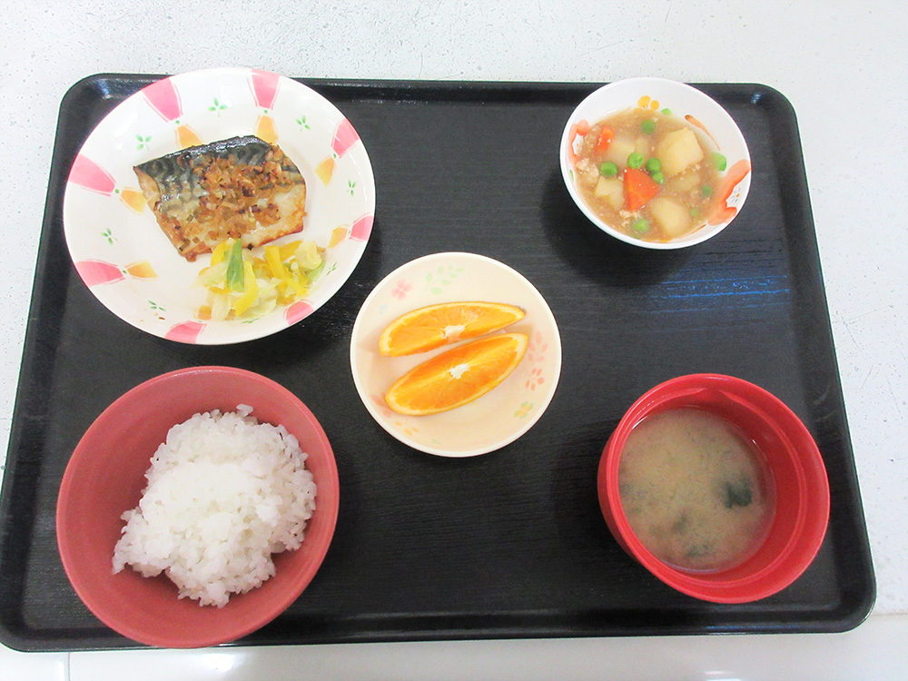 栄養バランスのとれた昼食